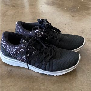 Women’s ASICS Gel-Fit Yui size 6.5